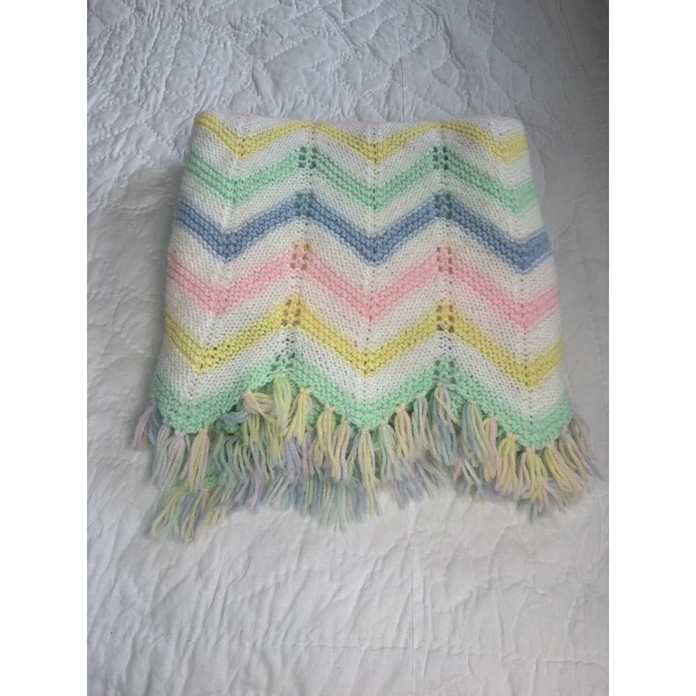 Crochet Knitted Baby Blanket Chevron Zig Zag Tassel Fringe READ small pull work